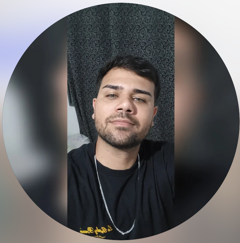 <em><strong>Lucas R.</strong></em>